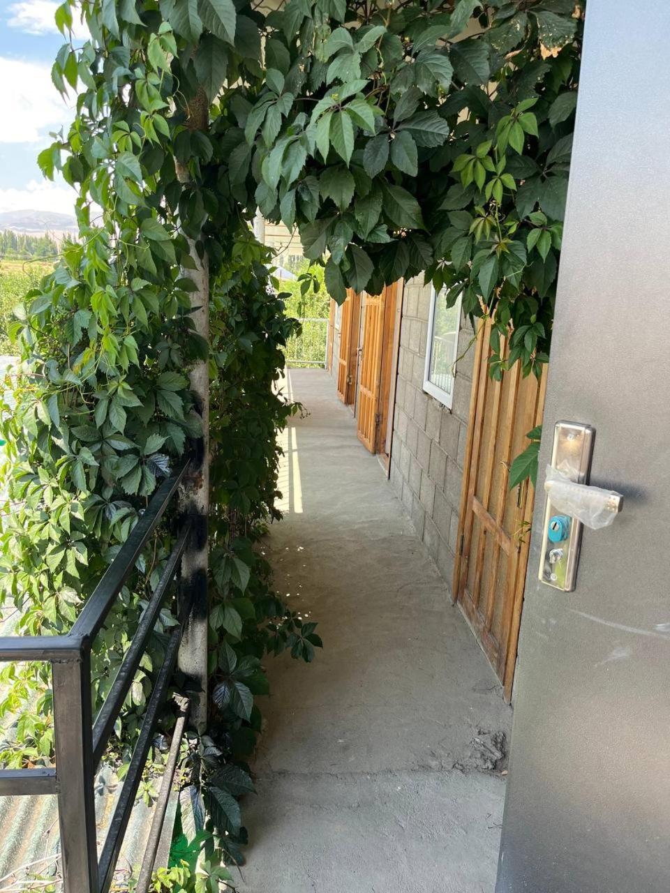 "Bilim" Guest House Tamchy Exterior foto